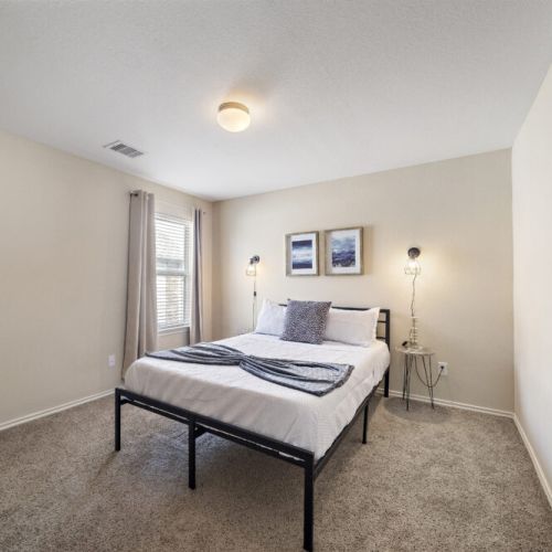 3rd bedroom with queen size bed.