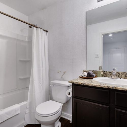 2nd full bathroom is fully stocked with all you need.