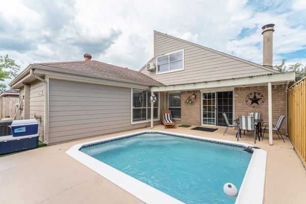 Houston Pool Getaway | Games | Parking WiFi | Pet