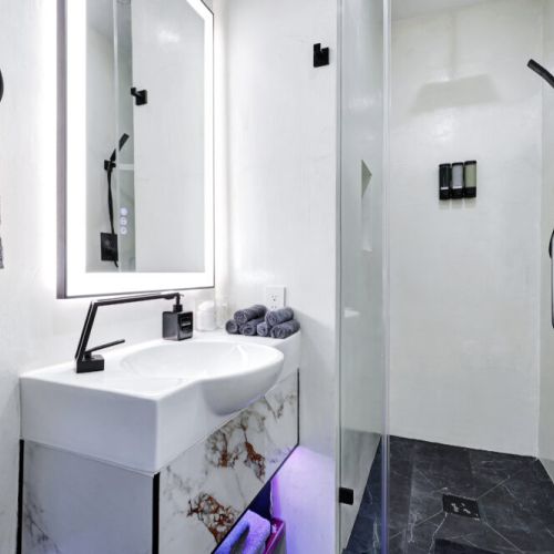 4th full bathroom is fully stocked with all you need.