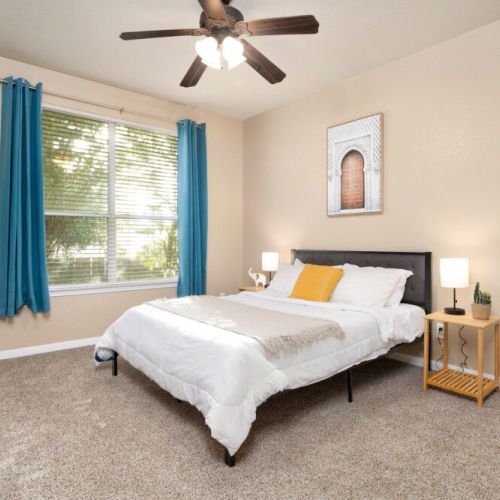 5th bedroom with queen size bed.