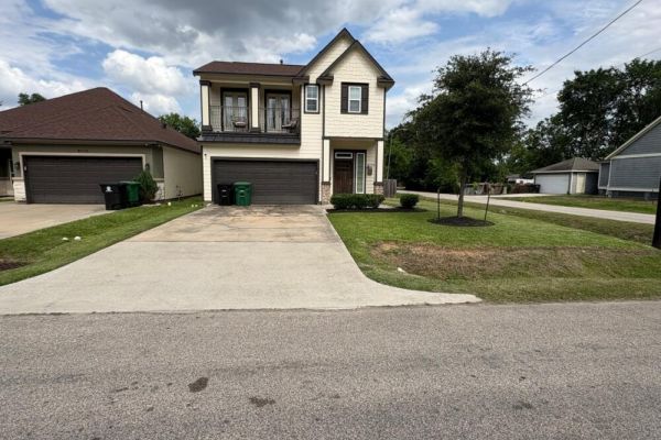 Nr NRG Med Center | Yard Balcony Games Desk WiFi