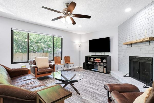 Austin Escape | Pets | Office | Games | Yard BBQ