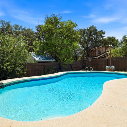 Let yourself enjoy our amazing private pool with your family and friends.