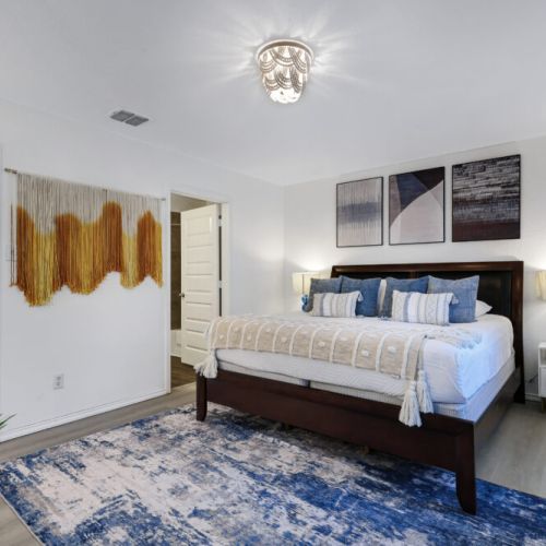 2nd bedroom with king size bed.