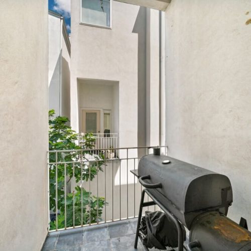 Enjoy a nice barbecue with our grill.