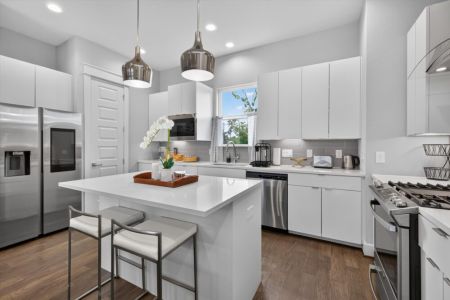 Fully equipped kitchen with high quality granite countertop.