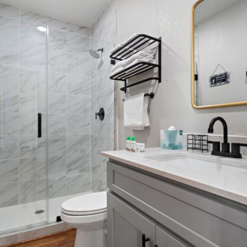 2nd full bathroom is fully stocked with all you need.