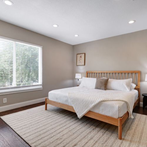 4th bedroom with king size bed.