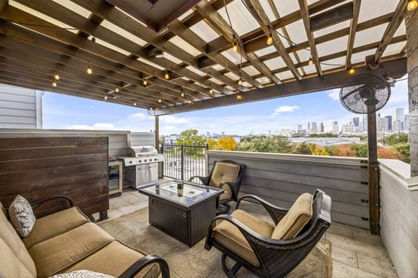 Rooftop EaDo Nr Downtown | Yard BBQ Games WiFi