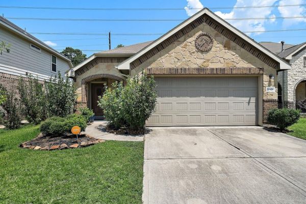 Cozy Getaway Nr Airport | WiFi | BBQ | Yard | Pet