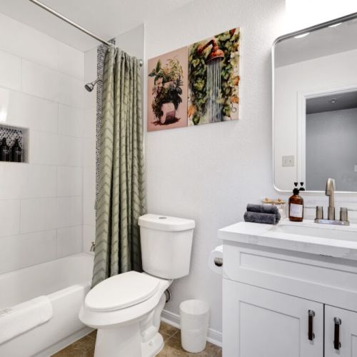 2nd full bathroom is fully stocked with all you need.