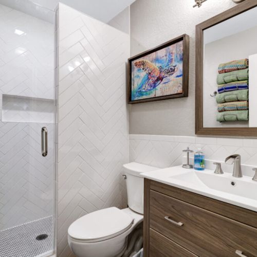 2nd full bathroom is fully stocked with all you need.