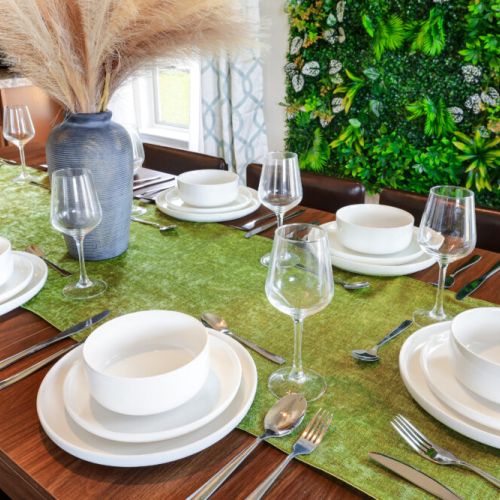 Good quality tableware.
