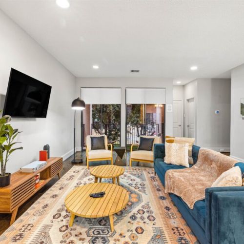 Perfectly designed to accommodate all your family and friends comfortably. Ideal for sharing among large groups.