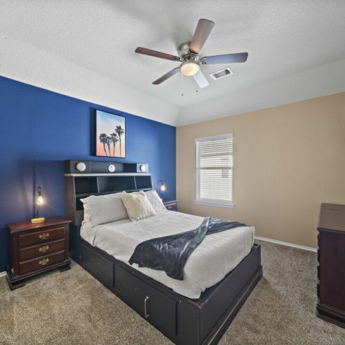 4th bedroom with full size bed.
