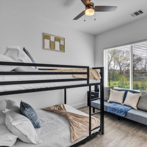 3rd bedroom with 2 full size bunk beds.