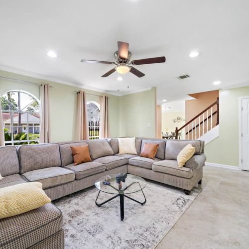 Huge 2nd living room area for big groups.