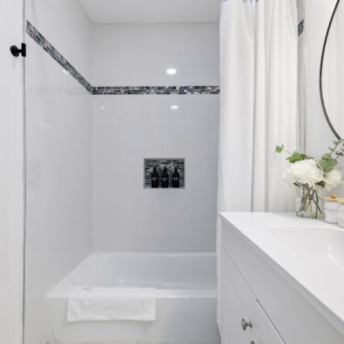 Shampoo, conditioner, body wash, and body soap included for maximum comfort.