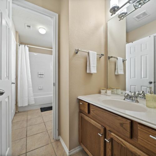 4th bathroom has access from bedrooms 4 and 5