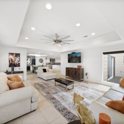 Perfectly designed to accommodate all your family and friends comfortably.