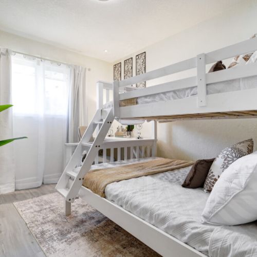 3rd bedroom with 1 twin size bed and 1 full size bed (bunk bed).