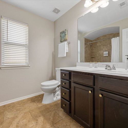 3rd full bathroom is fully stocked with all you need.