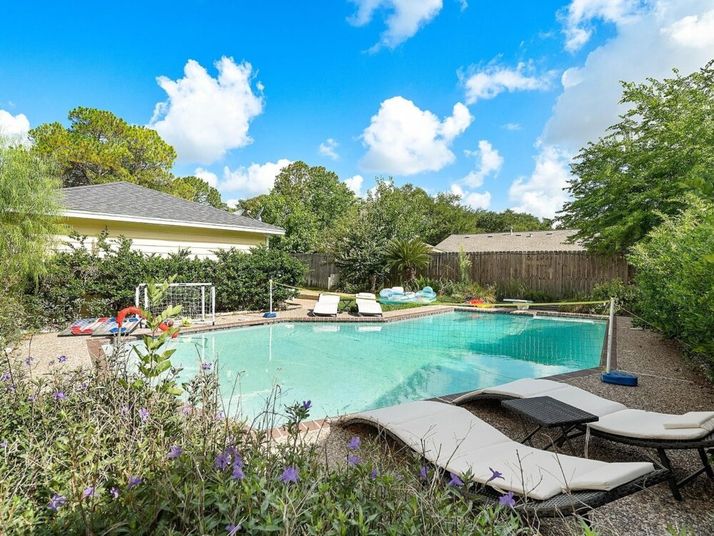 Pool Heaven • Pool • Foosball • Backyard W/Grill • Outdoor Games • Netflix • Wine Twinity